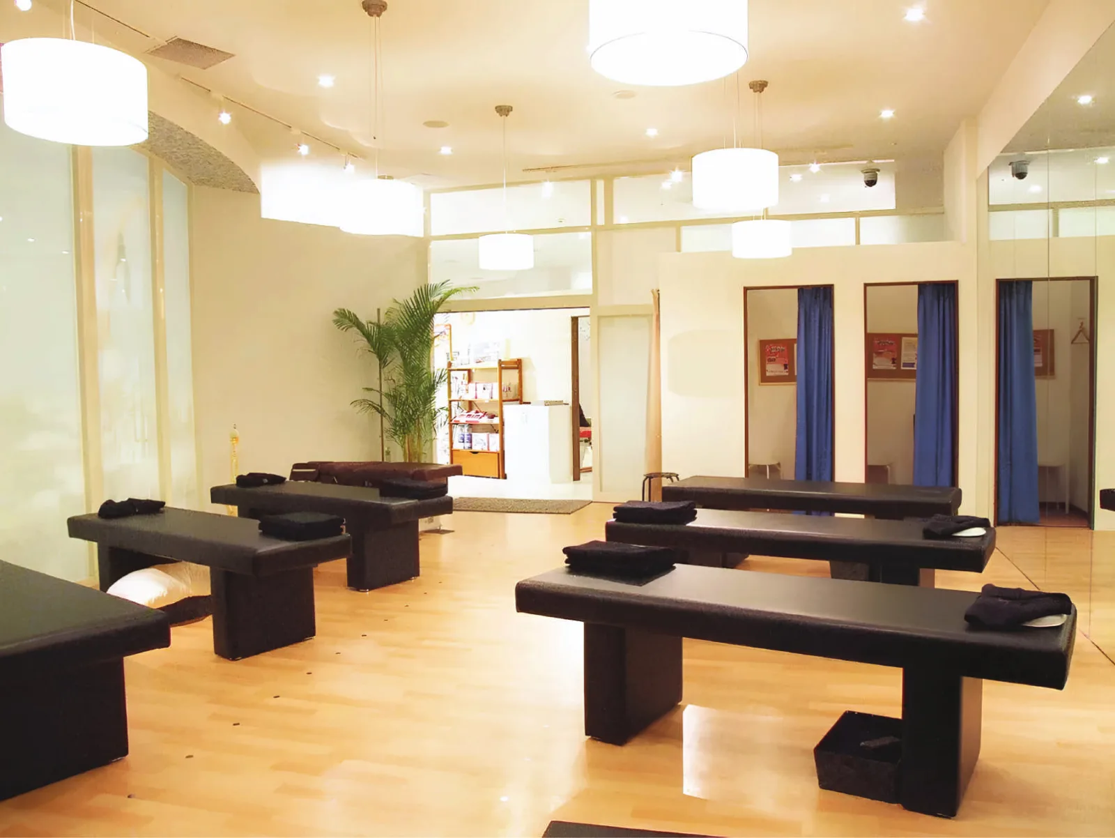 The open-space concept at a KARADA outlet